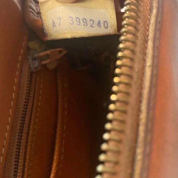 Vintage Dooney & Bourke All Weather Leather Top Zip Bag - Picture 15 of 16